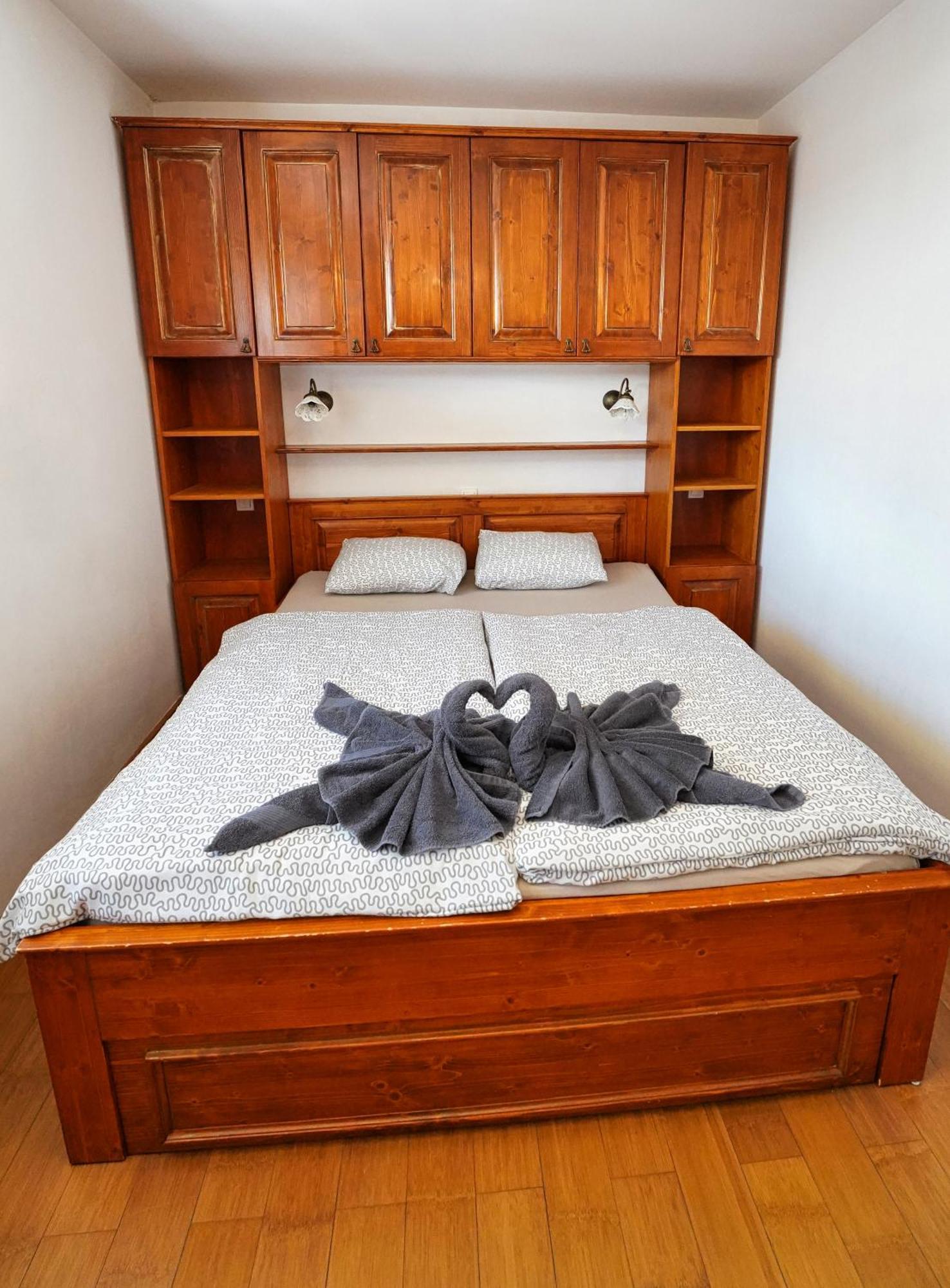 Apartment Mojstrovka With Terrace In City Center 크라니스카고라 외부 사진